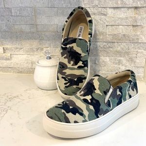 SOLD!!!  NWOT💥 STEVE MADDEN💥